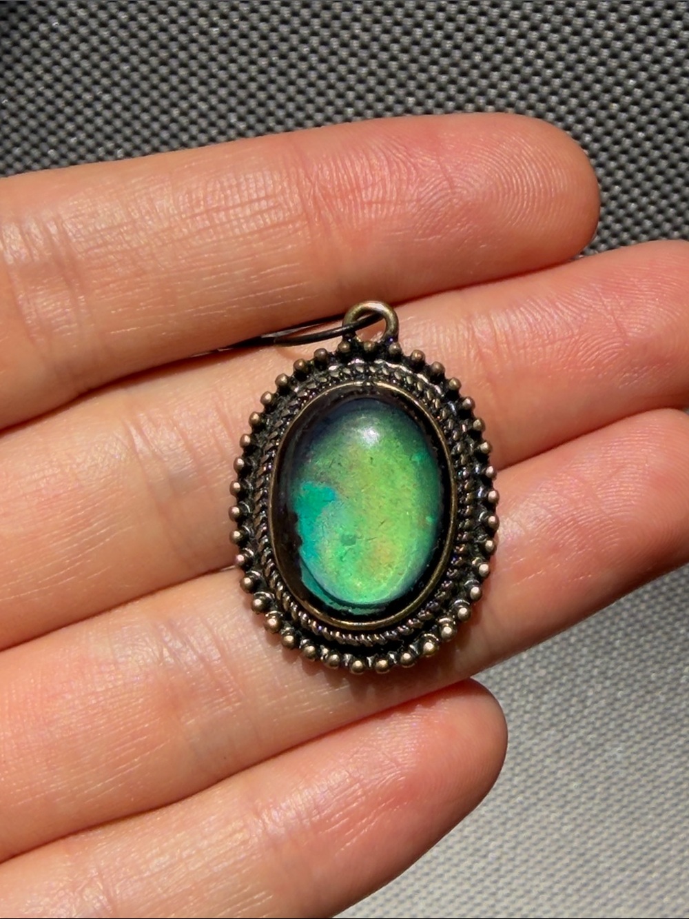 Green Iridescent Oval Pendant Necklace - Women Jewelry